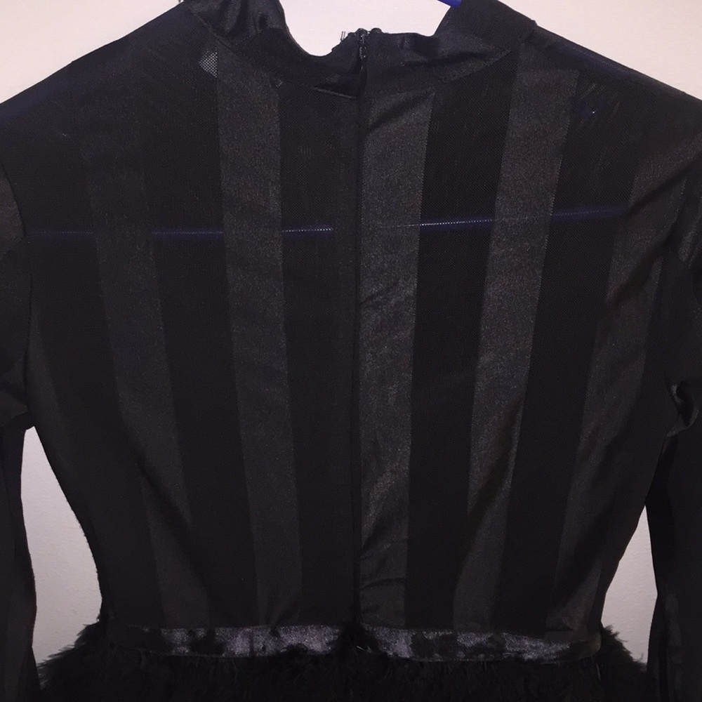 Black feather dress - Picture 5 of 6